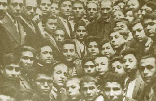 Edirne lkokulu retmenleri ve rencileri ile birlikte (24 Aralk 1930)