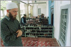 Üsküp Camiinde öğle namazı (photo: Corbis)